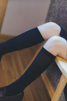 女大学生的沙龙室观看