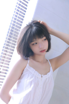漂亮的小婊3韩剧在线